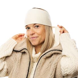 vlnena_celenka_merino_caseros_bila_oveckarna_04