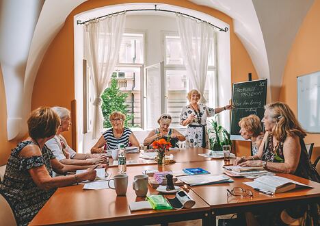 Dopřejme seniorům bezpečné stáří a teplo domova