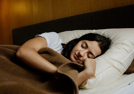 Deky a plédy z ovčí vlny