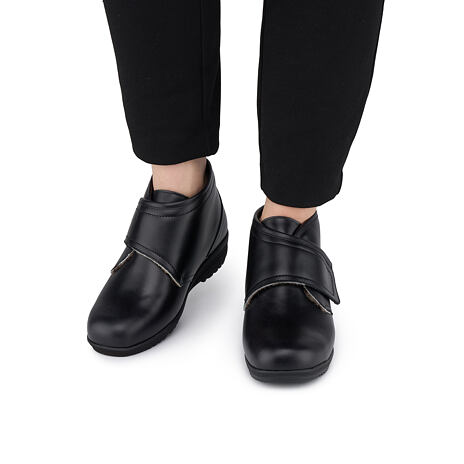 Bottines en cuir et laine de mouton pour femmes « Zdena » noir