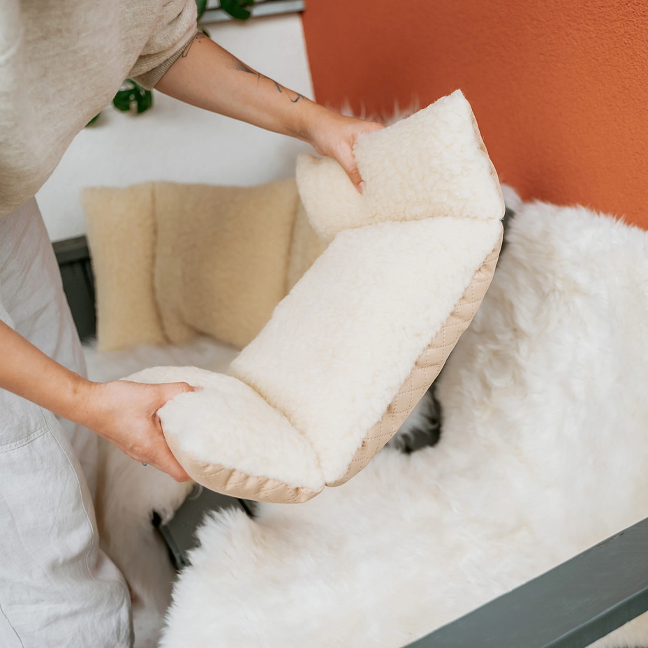 Háttámasztó párna birka gyapjúból