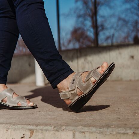 Anatomische Ledersandalen für Damen "Alena" beige