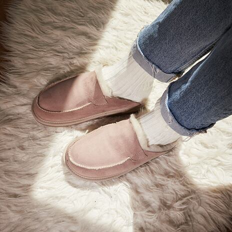 Dames lederen slippers met schapenwol ”Erika” beige