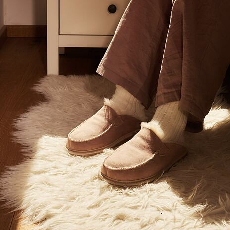 Dames lederen slippers met schapenwol ”Erika” beige