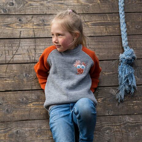 Pull en laine tricotée pour enfants Piny Ulvang, gris