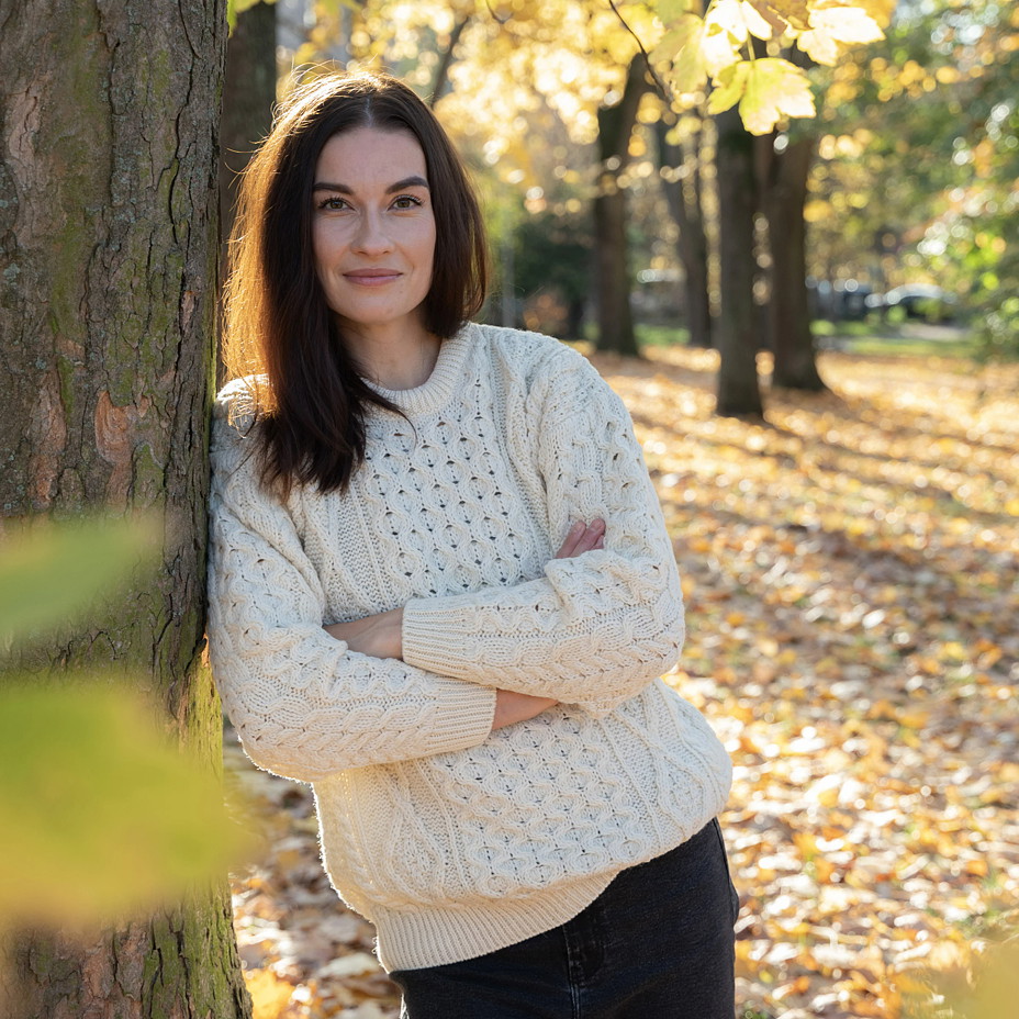 Dámský vlněný svetr s kulatým výstřihem přírodní