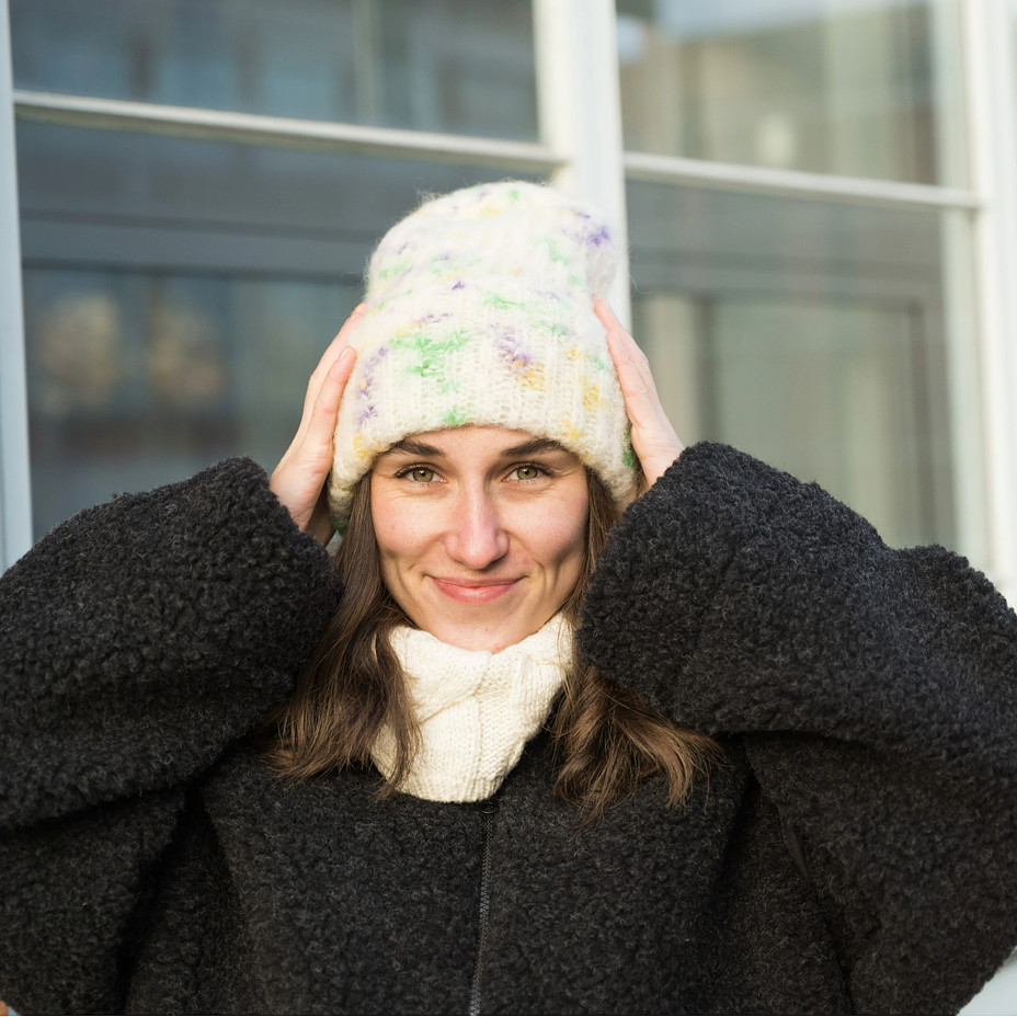 Alpaka vlněná čepice Harmoso žíhaná bílá