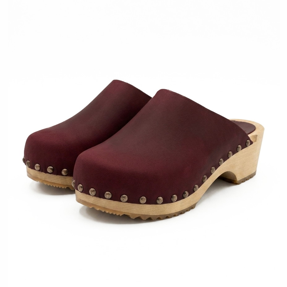 Damen anatomische Holzschuhe mit Nieten, rot