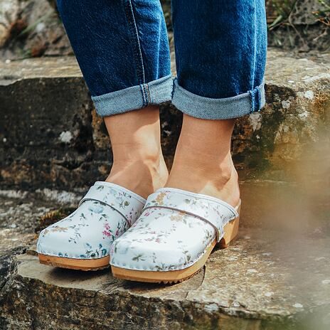 Anatomische Clogs Blume für Damen weiß