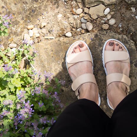 Women's leather sandals Victoria beige