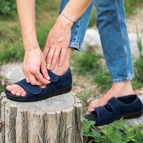 Gesundheitliche Verbandschuhe offen blau