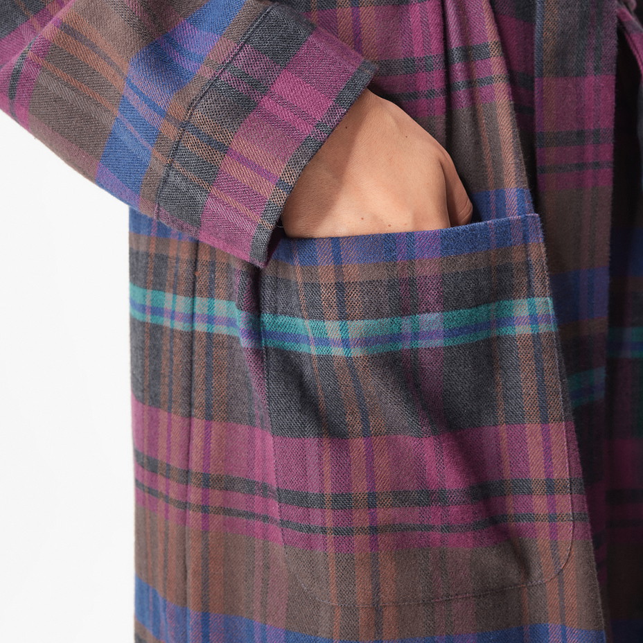 Damen-Bademantel aus kariertem Flanell lila