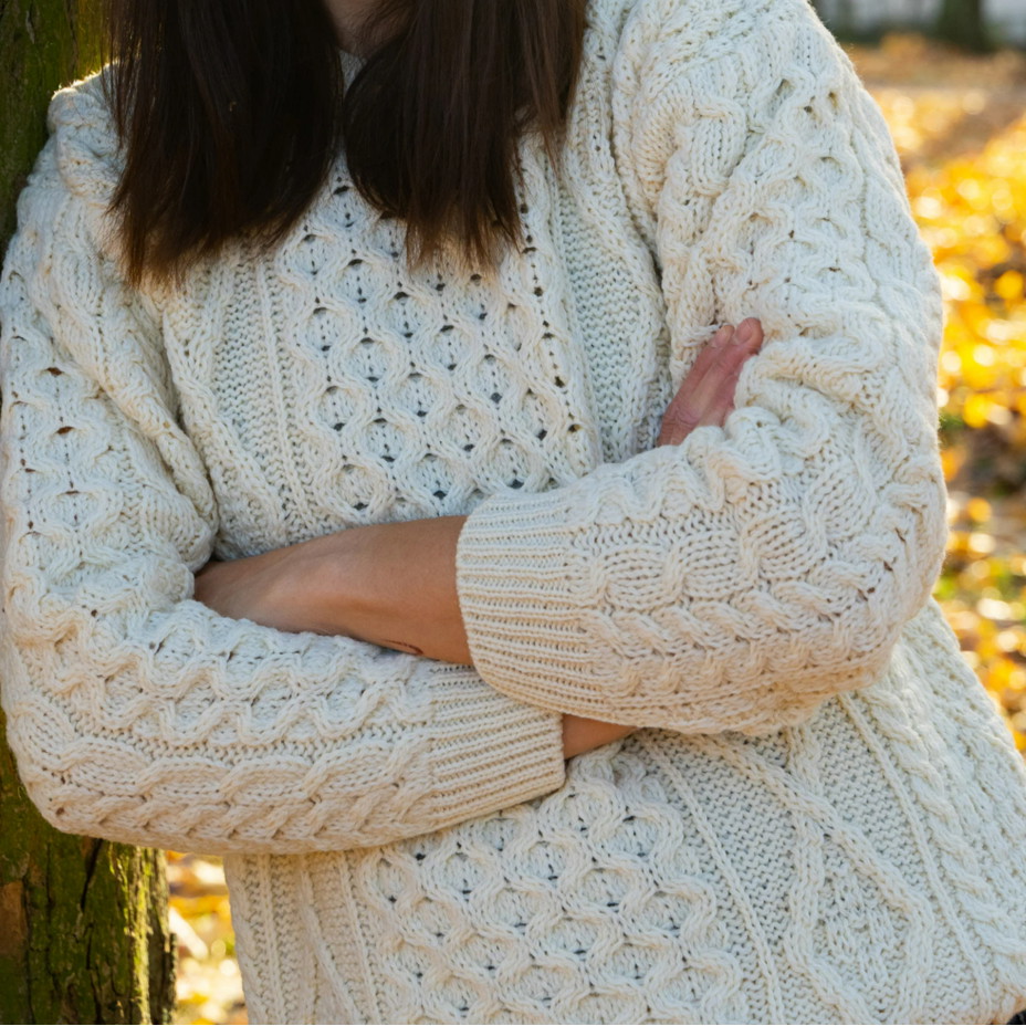 Dámský vlněný svetr s kulatým výstřihem přírodní