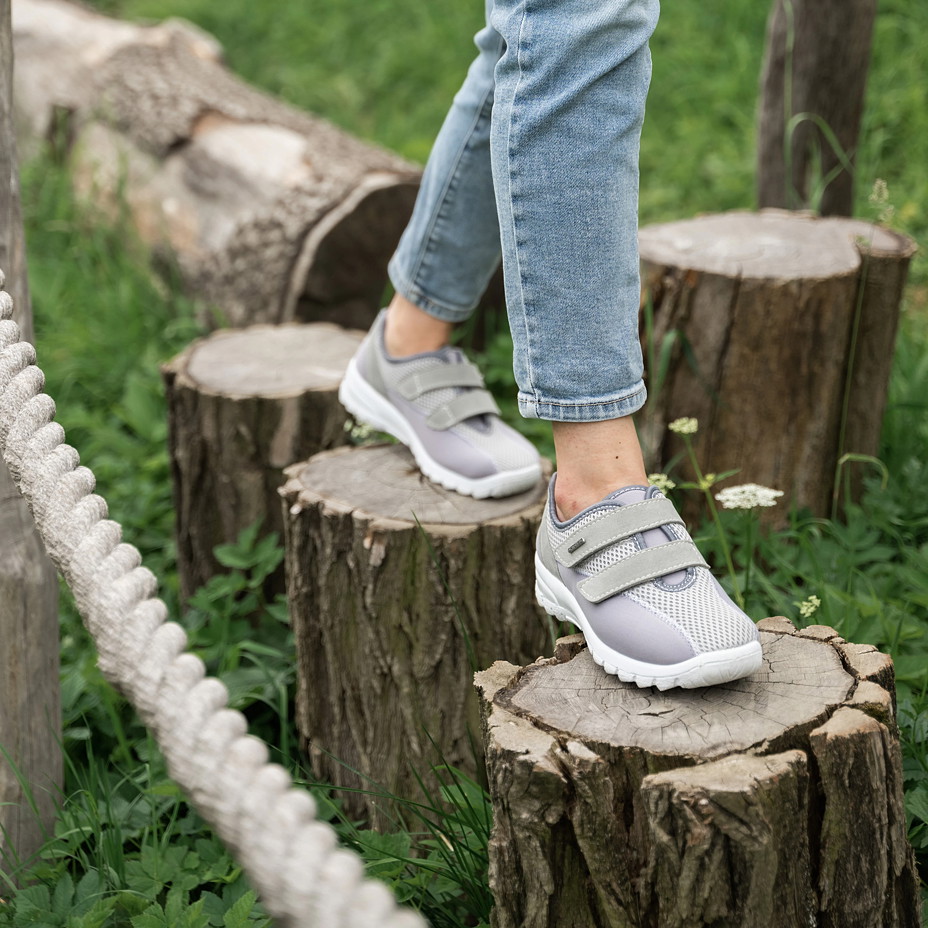 Dámské prodyšné gelové tenisky na suchý zip šedá