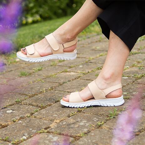 Women's leather sandals Victoria beige