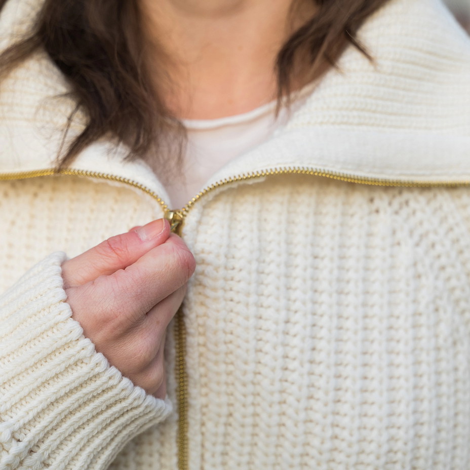 Dámsky vlnený rolák so zipsom biela