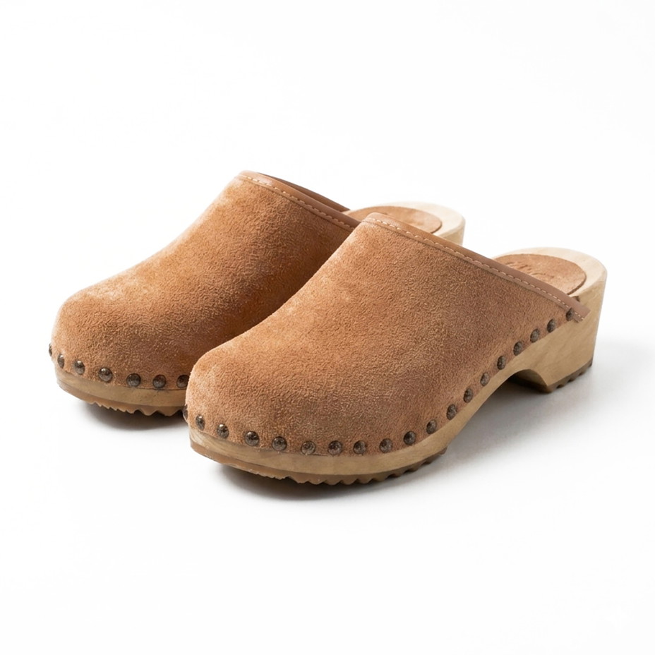 Damen Leder anatomische Clogs mit Nieten, braun