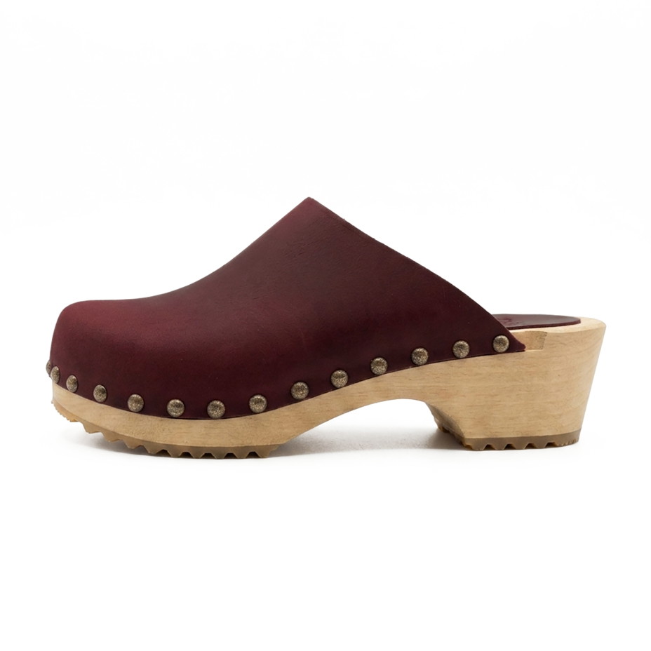Damen anatomische Holzschuhe mit Nieten, rot
