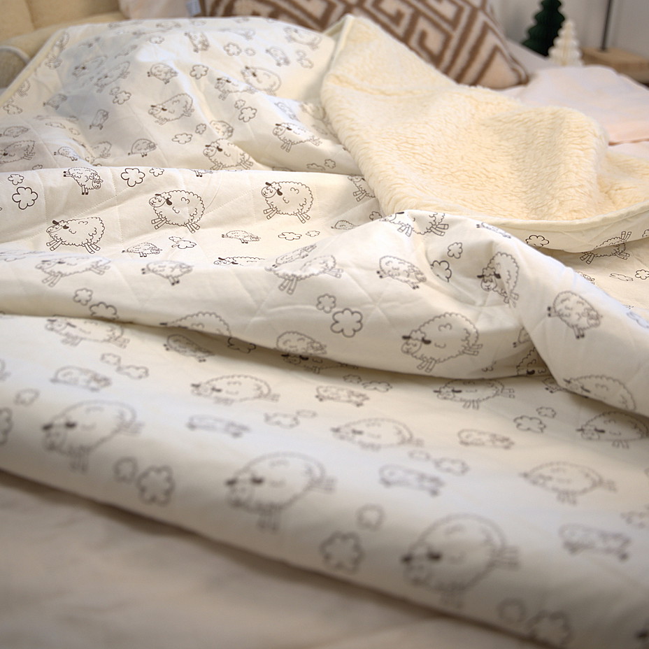 Zweilagige Wolldecke aus Merinowolle mit Futter