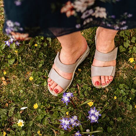 Dames lederen sandalen ”Adina” grijs